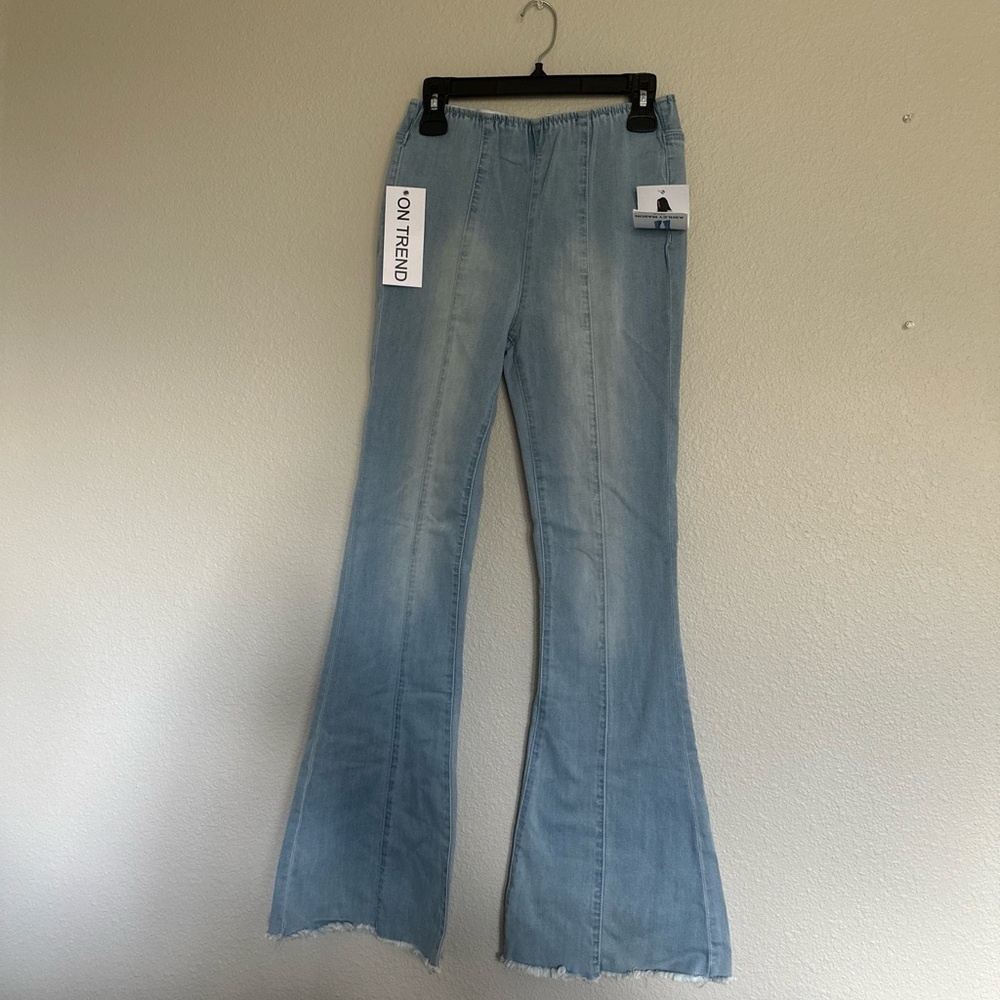 Ashley Mason Jeans women’s pull on faded fray hem flare center top stitch size 5 - Picture 3 of 12
